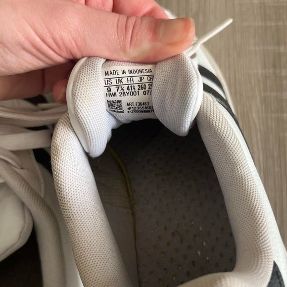 White and black Adidas Grand Court sneakers with Cloudfoam cushioning - Picture 7 of 7